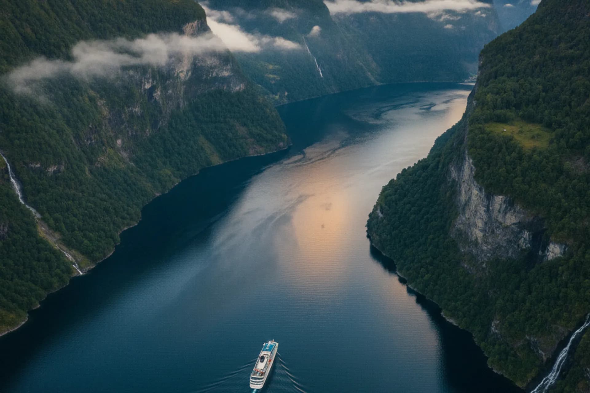 Fjord Cruises & Yacht Charter in Norway